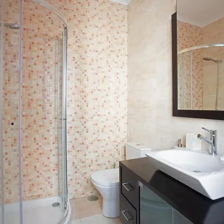 Renovated Cosy 1bedroom In Santos 리스본